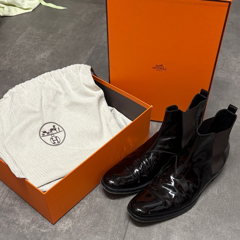 Authentic Hermes Darm Brown (Ebene) Patent Leather Chelsea Boots